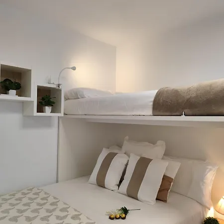 Camino Dos Faros 公寓 *